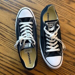 NWT Converse All-Star Chuck Taylor men’s 9 / women’s 11 / 11.75 inches long